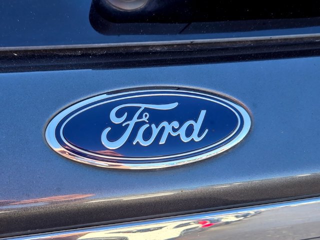 Used 2020 Ford Explorer XLT w/ Equipment Group 202A AWD/4WD image 19