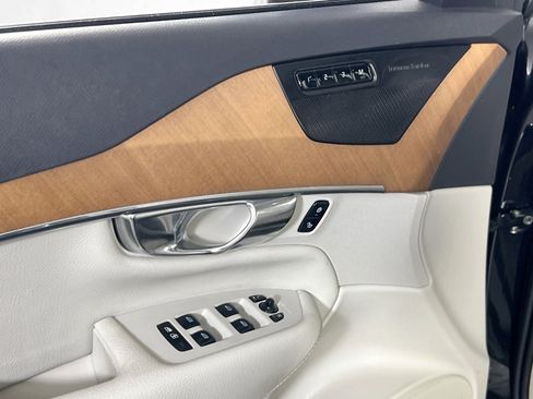 Used 2022 Volvo XC90 T8 Inscription Expression image 17
