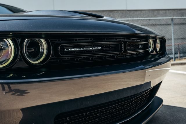 Used 2015 Dodge Challenger SRT w/ Technology Group RWD image 25