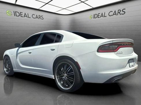 Used 2015 Dodge Charger SE RWD image 7