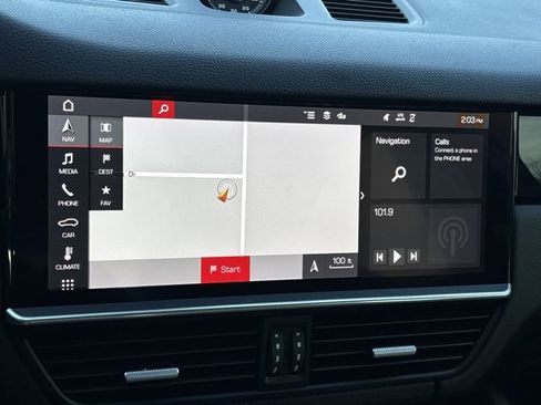 Used 2021 Porsche Cayenne Base image 32