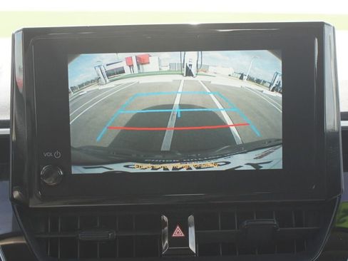 Used 2023 Toyota Corolla LE image 7