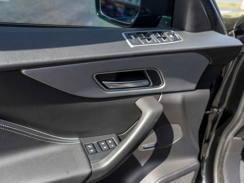 Used 2019 Jaguar F-PACE S AWD/4WD image 15