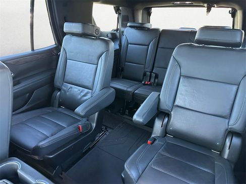 Used 2021 Chevrolet Tahoe Z71 w/ Z71 Off-Road Package image 9