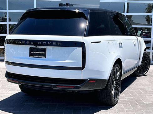 Certified 2024 Land Rover Range Rover Long Wheelbase Autobiography AWD/4WD image 12