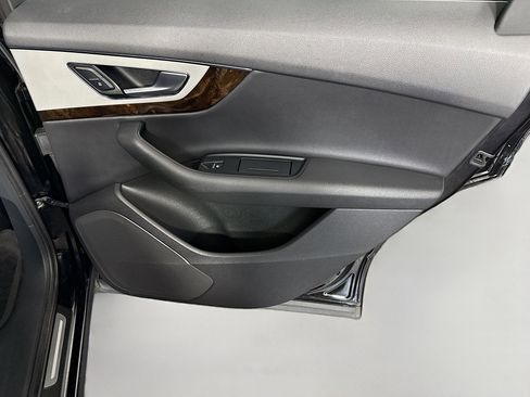 Used 2018 Audi Q7 2.0T Premium image 28