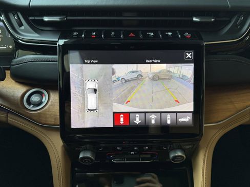 Used 2023 Jeep Grand Cherokee L Summit image 28