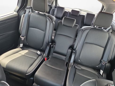 Used 2023 Honda Odyssey Elite image 12