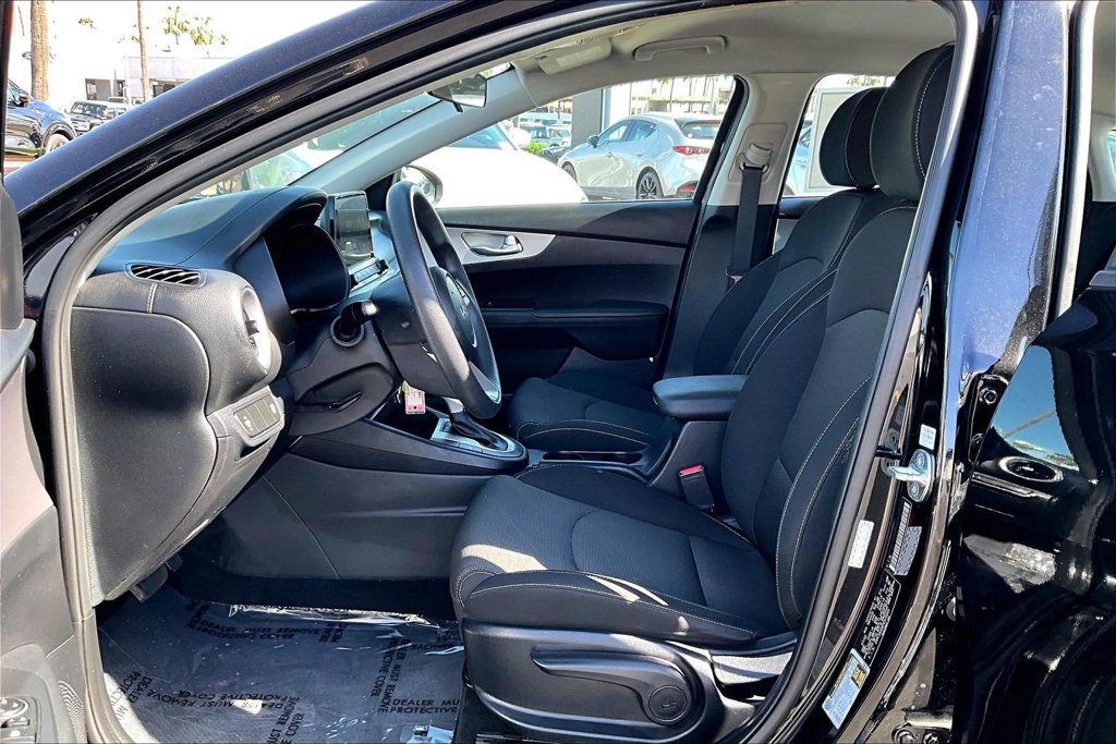 Used 2023 Kia Forte LXS FWD image 16