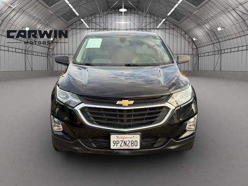 Used 2018 Chevrolet Equinox LS FWD image 2