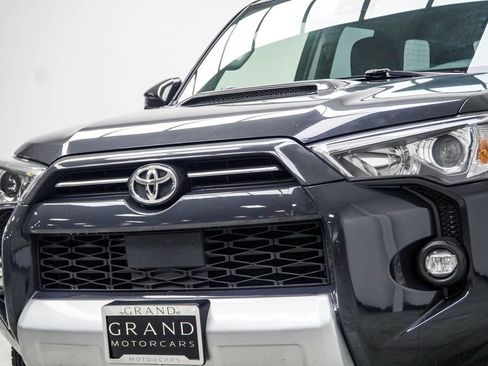 Used 2024 Toyota 4Runner TRD Off-Road Premium AWD/4WD image 2