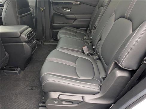 Used 2025 Honda Pilot Touring image 21