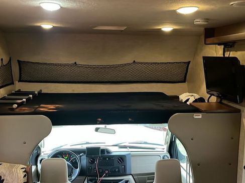 Used 2013 Ford E-450 and Econoline 450 Super Duty w/ Motorhome Prep Pkg image 27