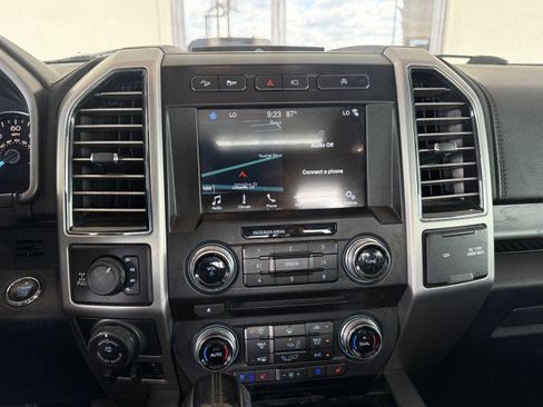 Used 2018 Ford F150 Platinum w/ Equipment Group 701A Luxury AWD/4WD image 24