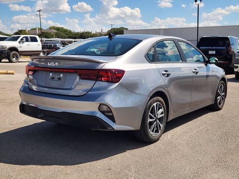 Used 2023 Kia Forte LXS FWD image 4