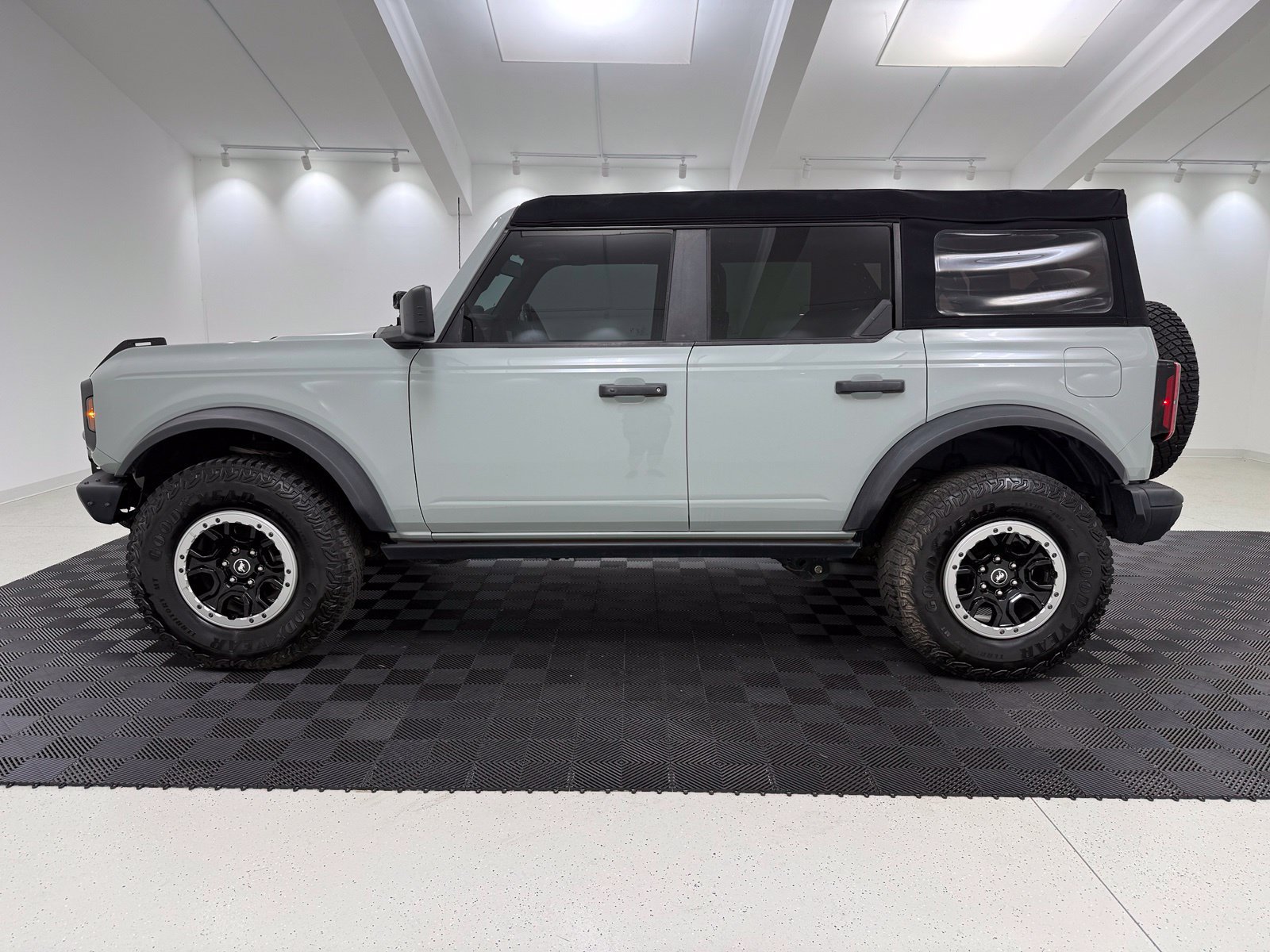 Used 2024 Ford Bronco Badlands w/ Sasquatch Package AWD/4WD image 4