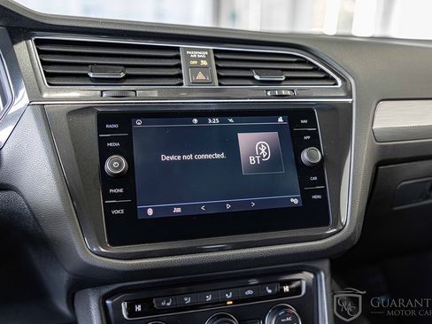 Used 2020 Volkswagen Tiguan SEL image 27