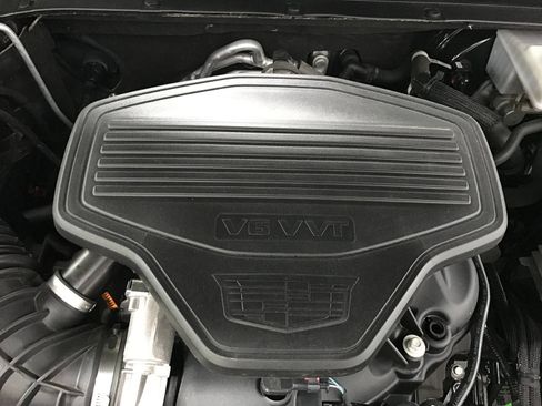 Used 2024 Cadillac XT6 Premium Luxury w/ LPO, Floor Liner Package AWD/4WD image 33