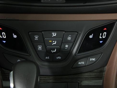 Used 2018 Buick Envision Premium image 18