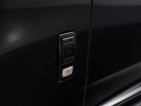 Used 2021 Rolls-Royce Cullinan AWD/4WD image 16