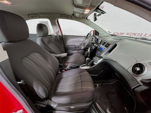 Used 2015 Chevrolet Sonic LT image 34