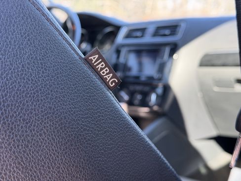 Used 2018 Volkswagen Jetta Sport image 31