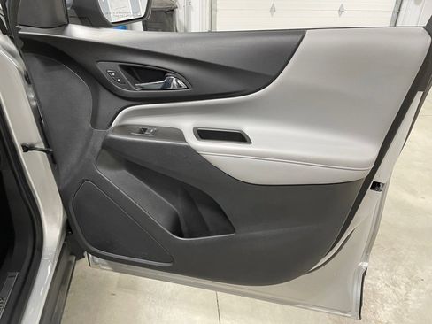 Used 2021 Chevrolet Equinox Premier image 31
