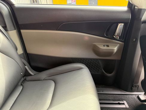 Used 2026 Kia Carnival LXS image 27