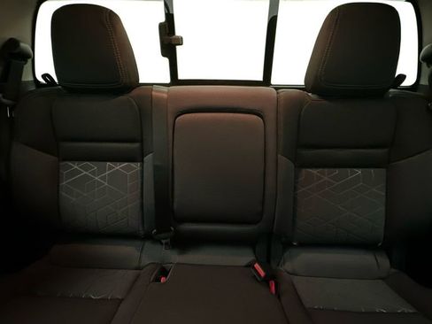 Used 2025 Nissan Frontier SV w/ SV Convenience Package image 14