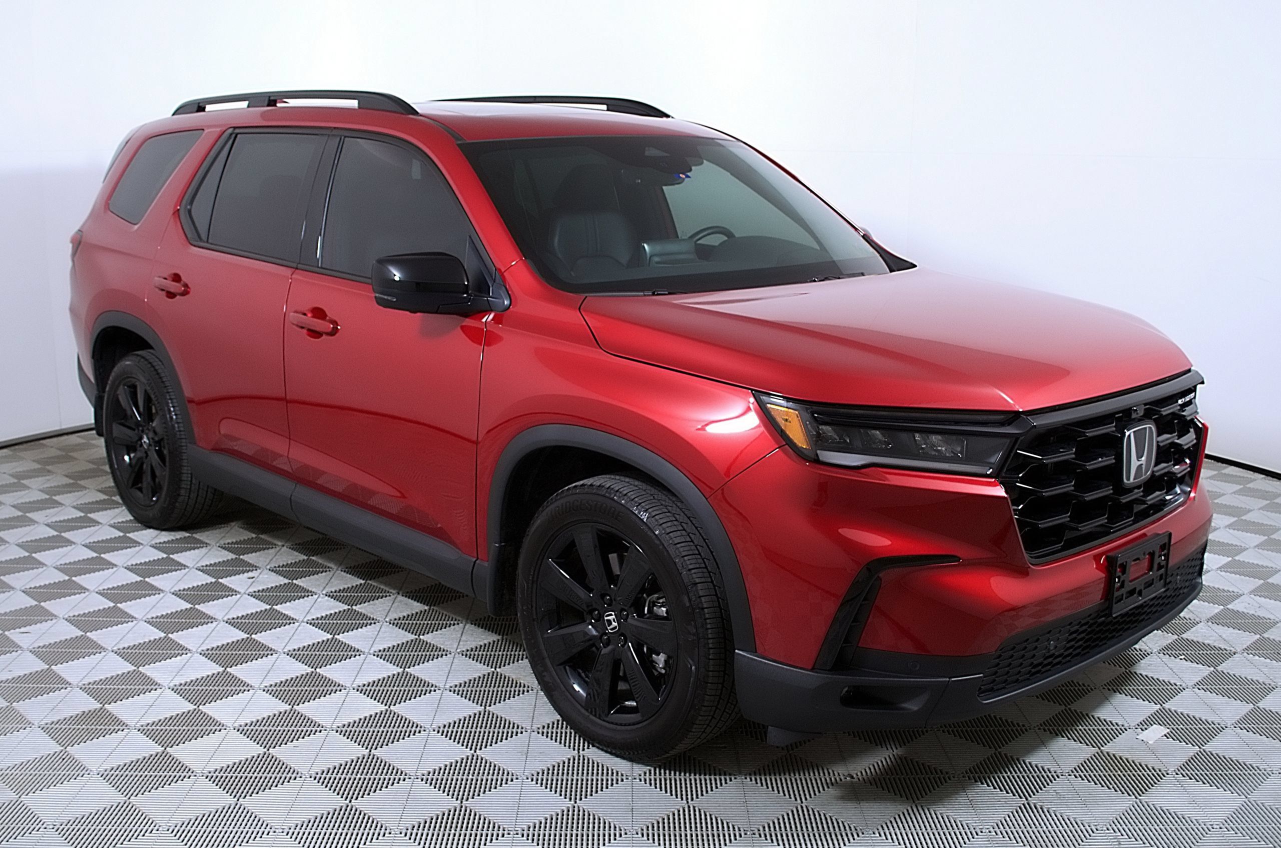 Used 2025 Honda Pilot Black Edition image 6