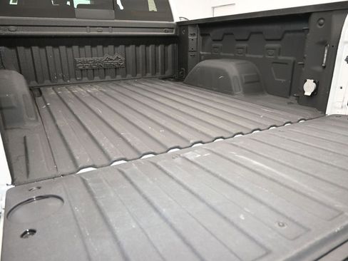 Used 2024 Chevrolet Silverado 1500 High Country image 46