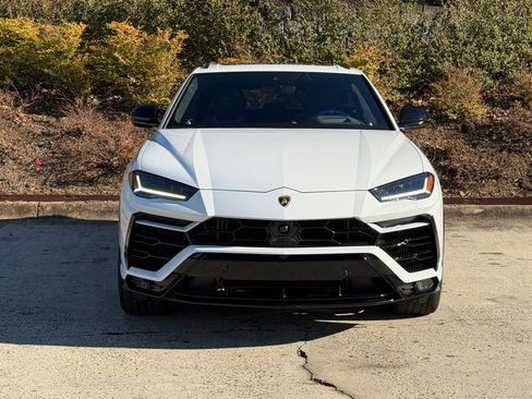 Used 2022 Lamborghini Urus image 8