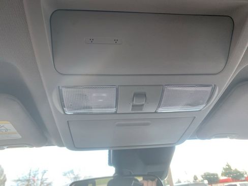 Used 2024 Nissan Frontier SV w/ SV Convenience Package image 22