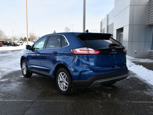 Used 2024 Ford Edge SEL w/ Convenience Package image 4