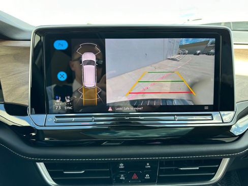 Used 2024 Volkswagen Atlas SE FWD image 8