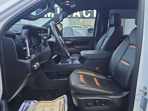 Used 2025 GMC Sierra 2500 AT4 image 6