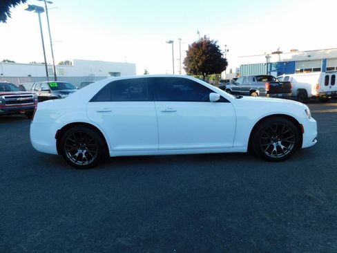 Used 2016 Chrysler 300 S RWD image 21