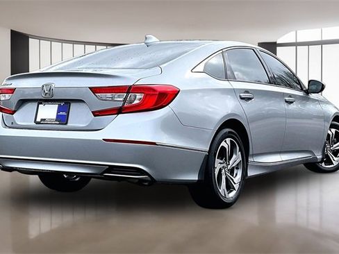 Certified 2018 Honda Accord EX-L image 6