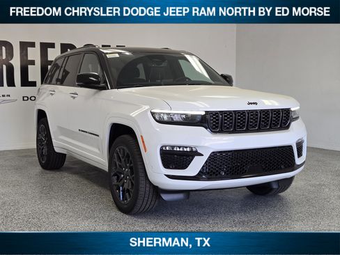 New 2025 Jeep Grand Cherokee Summit w/ Obsidian Package image 2