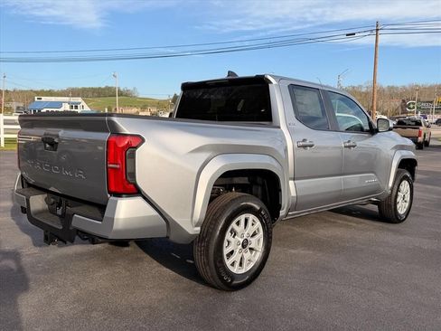 Used 2026 Toyota Tacoma SR5 AWD/4WD image 4
