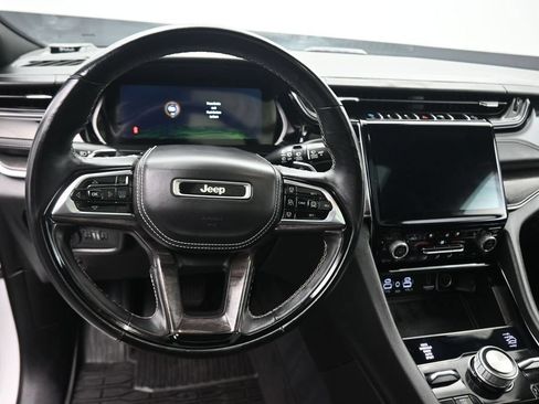 Used 2023 Jeep Grand Cherokee Overland w/ Advanced Protech Group III AWD/4WD image 15