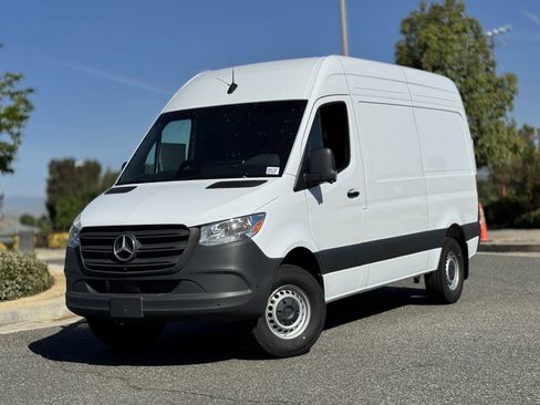 New 2025 Mercedes-Benz Sprinter 2500 image 2