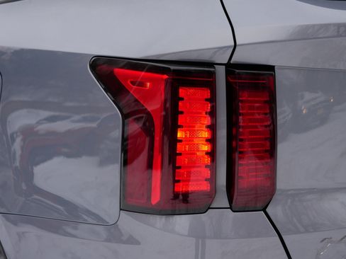 Certified 2022 Kia Sorento S w/ Panoramic Sunroof Package image 17