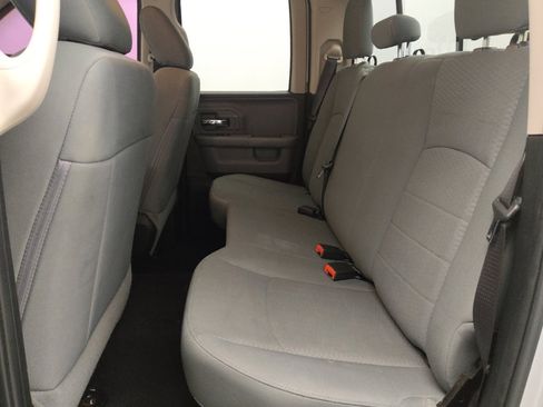 Used 2018 RAM 1500 Classic SLT AWD/4WD image 18