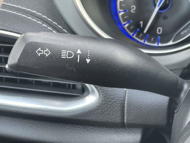 Used 2025 Chrysler Pacifica Limited FWD image 24