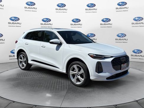 Used 2025 Audi Q5 Premium Plus w/ Premium Plus AWD/4WD image 7