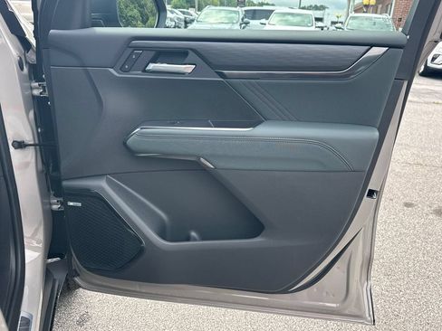 New 2026 GMC Acadia AT4 w/ Luxury Package AWD/4WD image 15