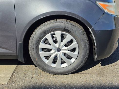 Used 2011 Honda Odyssey LX image 9