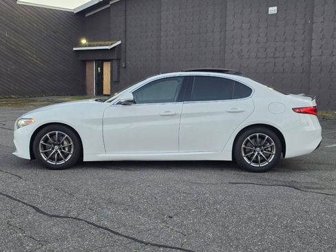 Used 2018 Alfa Romeo Giulia RWD image 4