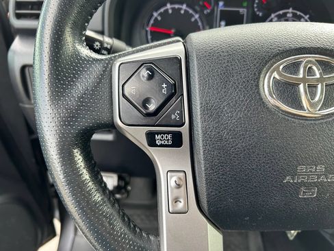 Used 2020 Toyota 4Runner SR5 AWD/4WD image 21